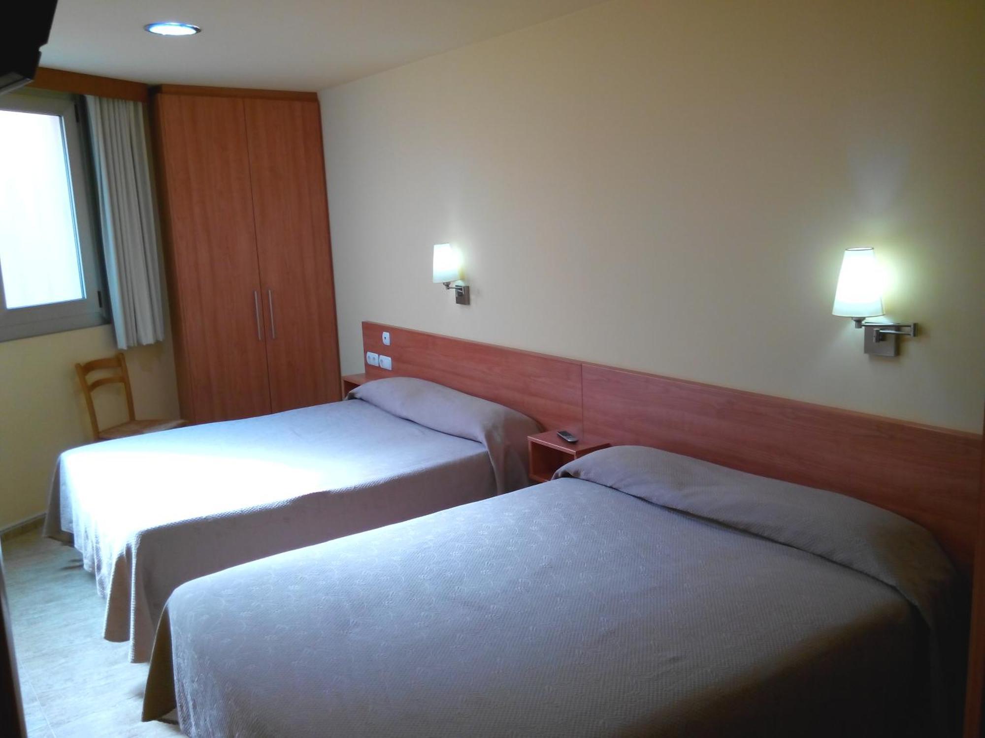 Hostal Sant Sadurni Sant Sadurni d'Anoia Ngoại thất bức ảnh