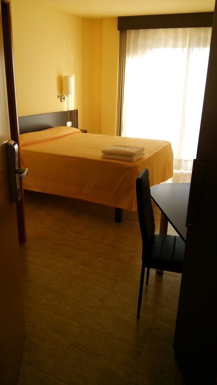 Hostal Sant Sadurni Sant Sadurni d'Anoia Ngoại thất bức ảnh